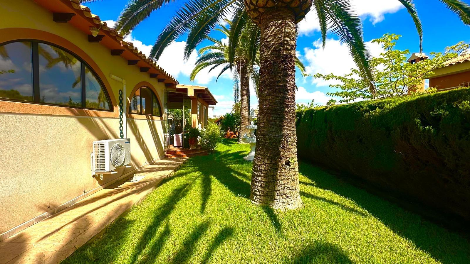 Villa in Cabo Roig, Alicante, Spain 3 bedrooms, 141 sq.m. No. 155692