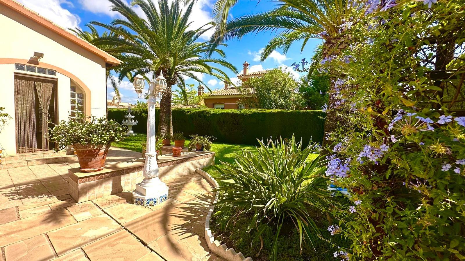Villa in Cabo Roig, Alicante, Spain 3 bedrooms, 141 sq.m. No. 155692
