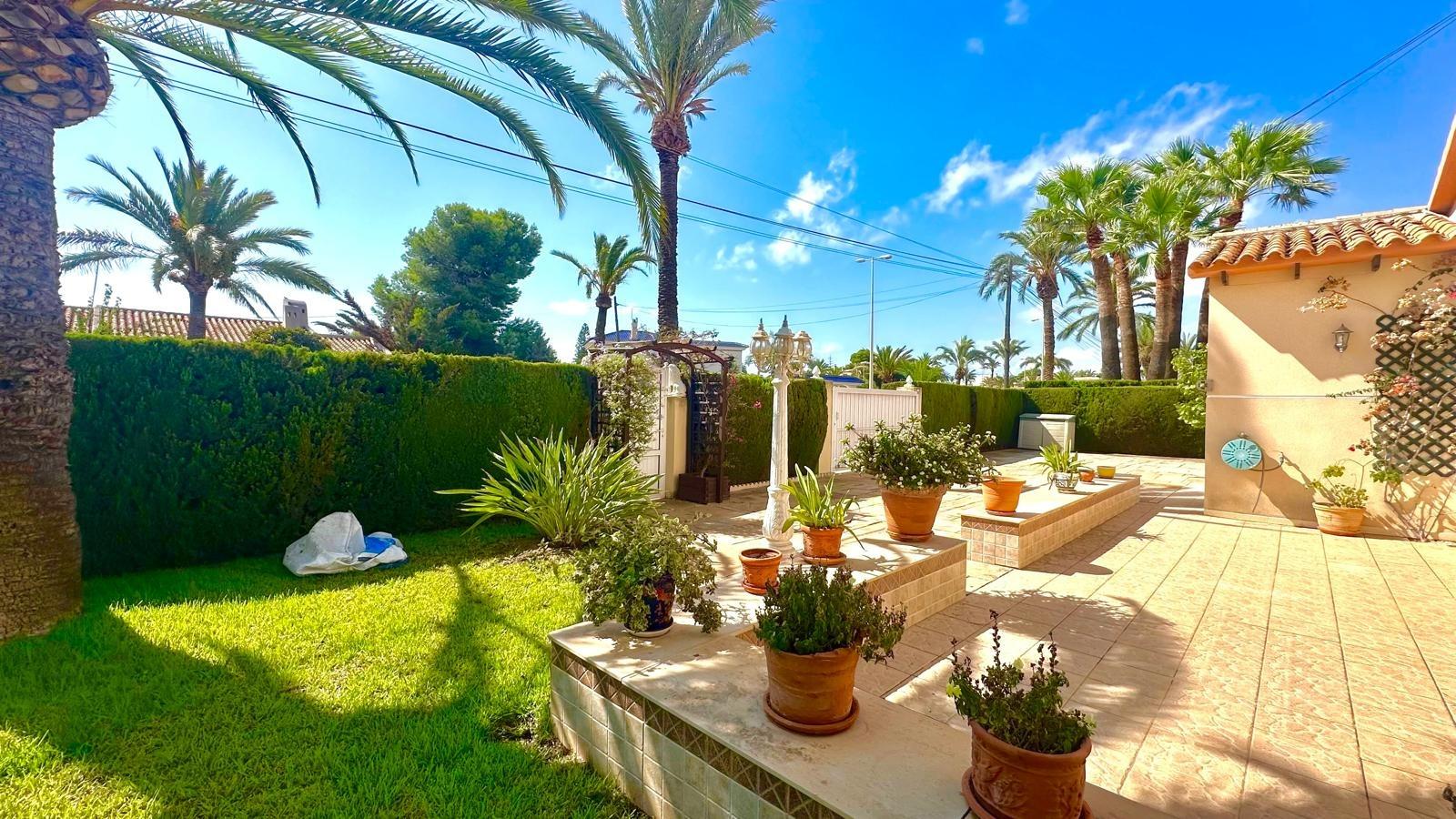 Villa in Cabo Roig, Alicante, Spain 3 bedrooms, 141 sq.m. No. 155692