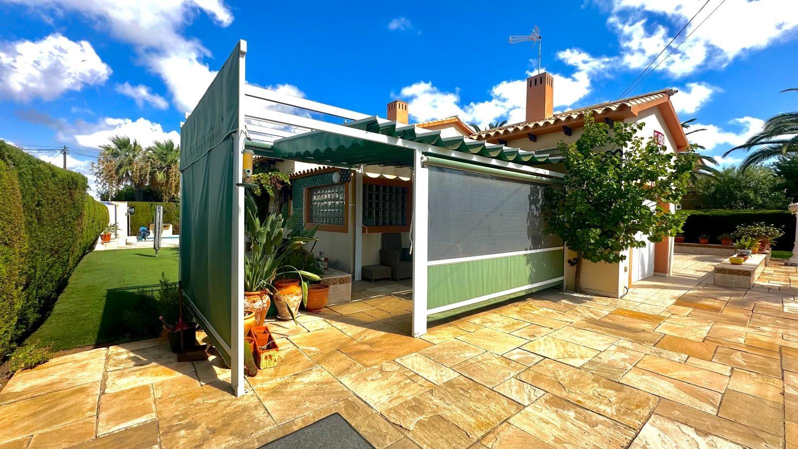 Villa in Cabo Roig, Alicante, Spain 3 bedrooms, 141 sq.m. No. 155692