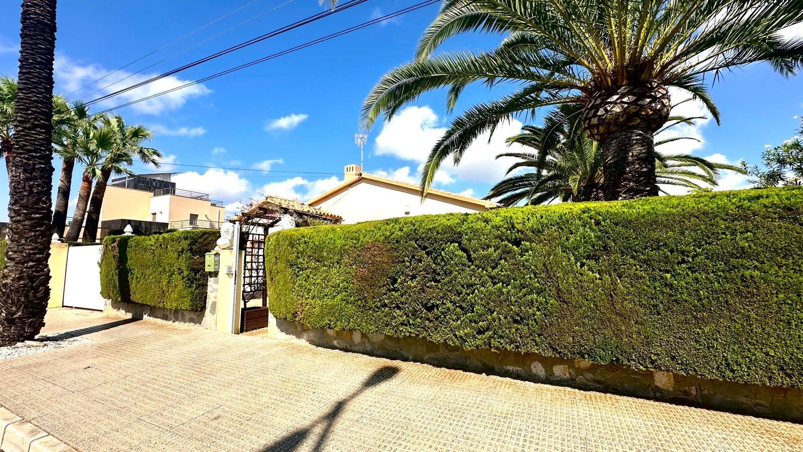 Villa in Cabo Roig, Alicante, Spain 3 bedrooms, 141 sq.m. No. 155692