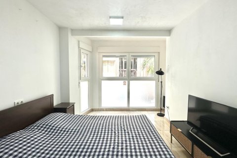 Apartament w Torrevieja, Alicante, Hiszpania 4 sypialnie, 97 mkw. nr 155693 – zdjęcie 17