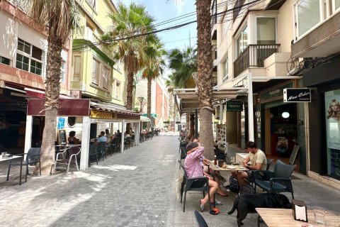 Apartament w Torrevieja, Alicante, Hiszpania 4 sypialnie, 97 mkw. nr 155693 – zdjęcie 12