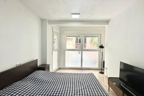 Apartament w Torrevieja, Alicante, Hiszpania 4 sypialnie, 97 mkw. nr 155693 – zdjęcie 16