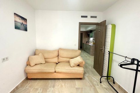 Apartament w Torrevieja, Alicante, Hiszpania 4 sypialnie, 97 mkw. nr 155693 – zdjęcie 21