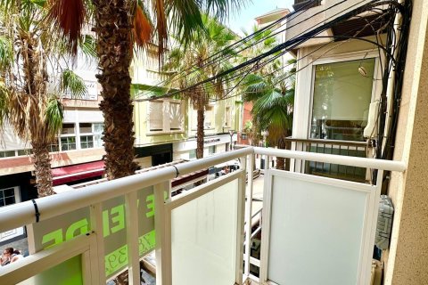 Apartament w Torrevieja, Alicante, Hiszpania 4 sypialnie, 97 mkw. nr 155693 – zdjęcie 24