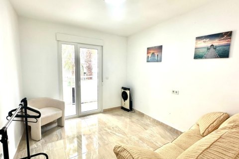 Apartament w Torrevieja, Alicante, Hiszpania 4 sypialnie, 97 mkw. nr 155693 – zdjęcie 20