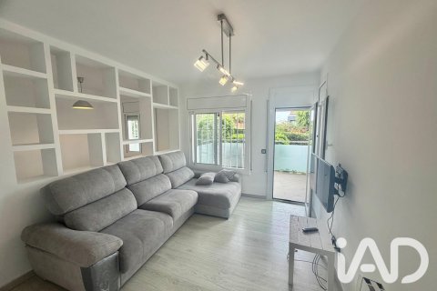 Продажа квартиры в Кастельдефельс, Барселона, Испания 2 спальни, 72м2 №195011 - фото 3