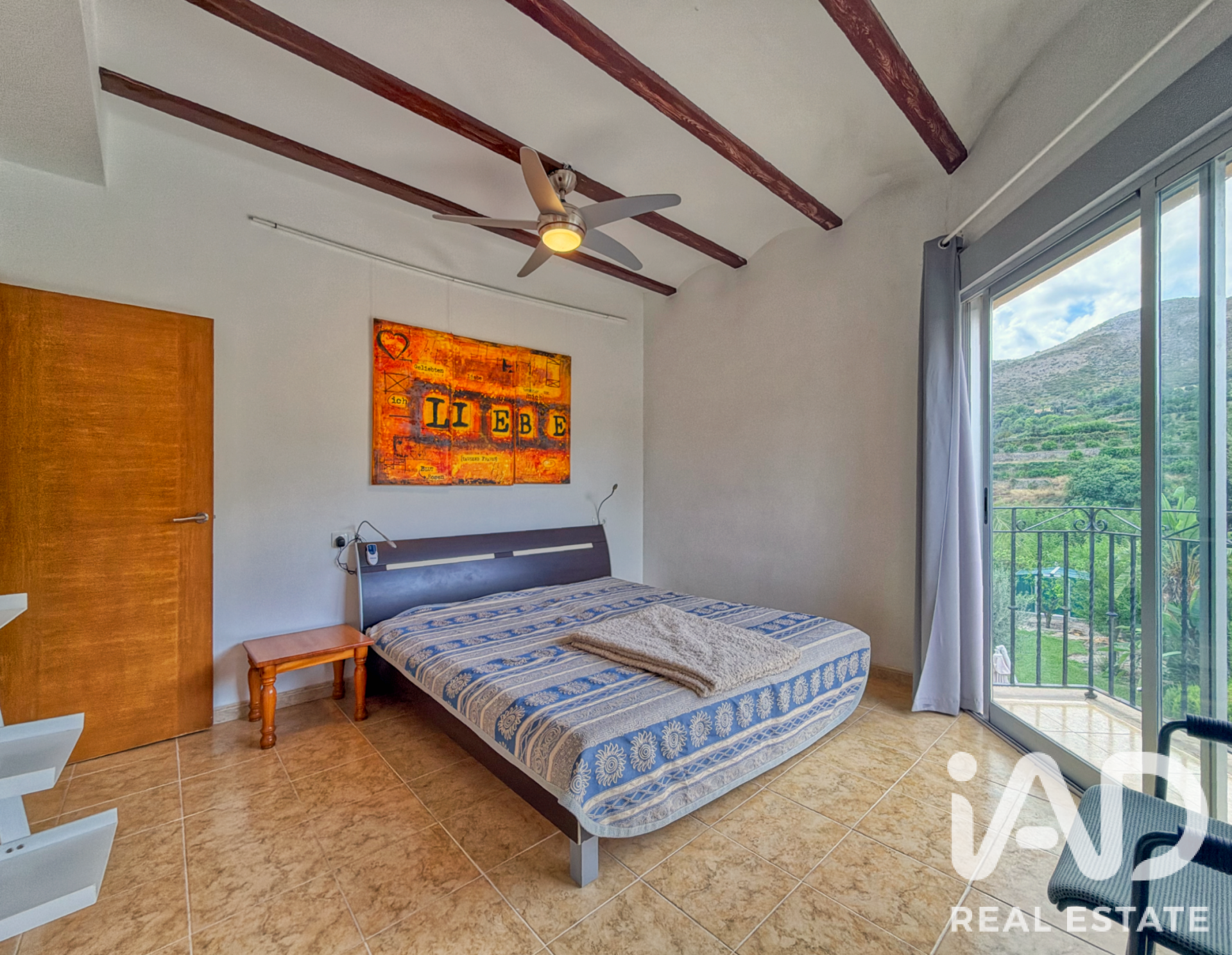 Dom w Valencia, Hiszpania 3 sypialnie, 222 mkw. nr 195012