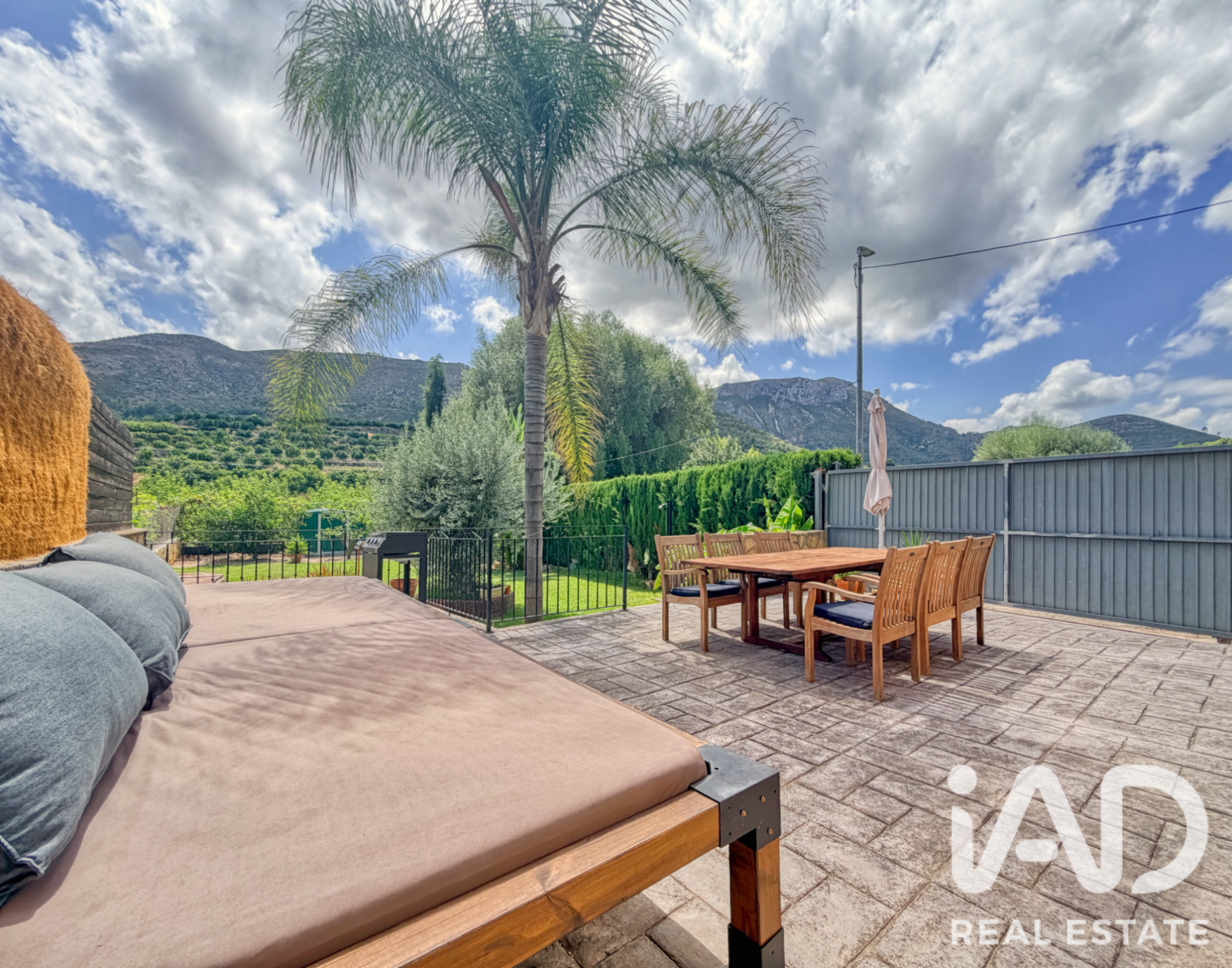 Dom w Valencia, Hiszpania 3 sypialnie, 222 mkw. nr 195012