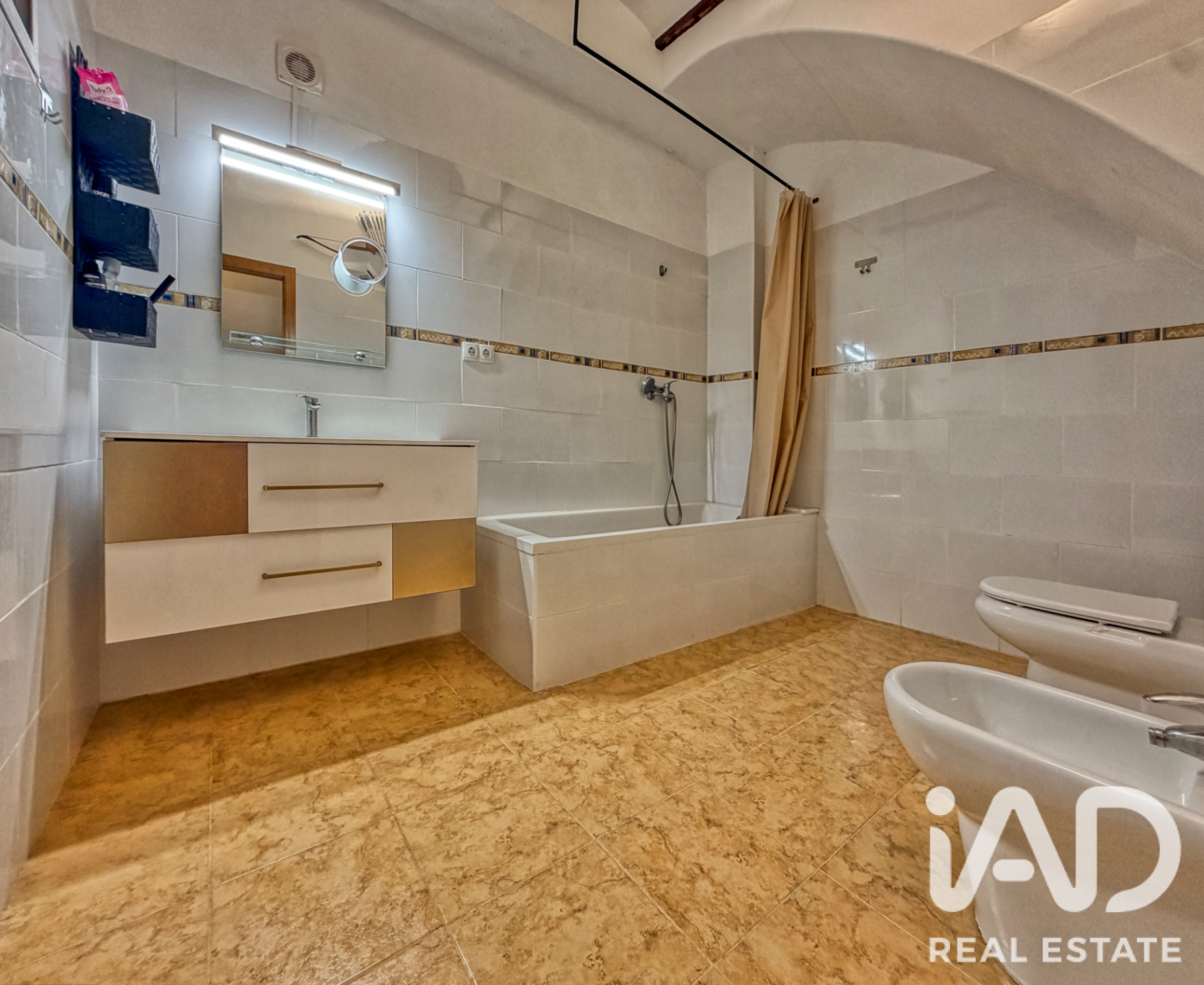 Dom w Valencia, Hiszpania 3 sypialnie, 222 mkw. nr 195012