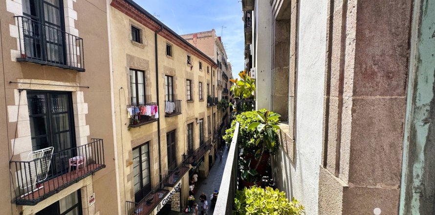 Wohnung in Barcelona, Spanien 4 Schlafzimmer, 124 m2 Nr. 153188