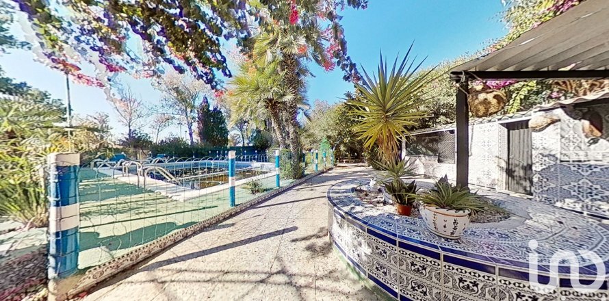 Dom w Crevillent, Alicante, Hiszpania 4 sypialnie, 301 mkw. nr 153185