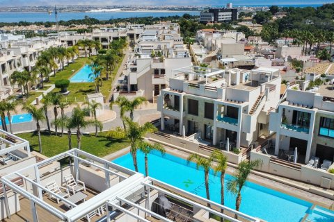Huoneisto myytävänä Torrevieja, Alicante, Espanja, 2 makuuhuonetta, 71 m2 No. 189106 - kuva 5