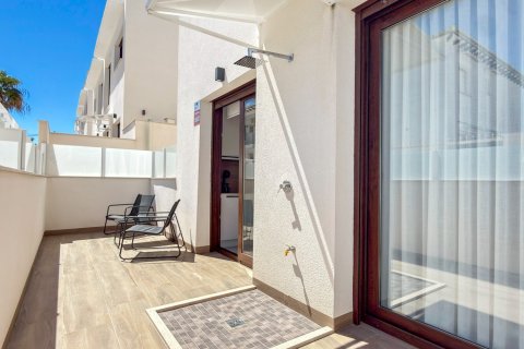 Huoneisto myytävänä Torrevieja, Alicante, Espanja, 2 makuuhuonetta, 71 m2 No. 189106 - kuva 25