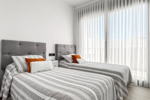 Huoneisto myytävänä Torrevieja, Alicante, Espanja, 2 makuuhuonetta, 71 m2 No. 189106 - kuva 15