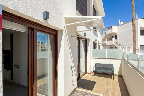 Huoneisto myytävänä Torrevieja, Alicante, Espanja, 2 makuuhuonetta, 71 m2 No. 189106 - kuva 24