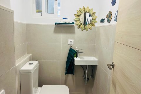 Apartamento en venta en Benidorm, Alicante, España 2 dormitorios, 74 m2 No. 180728 - foto 13