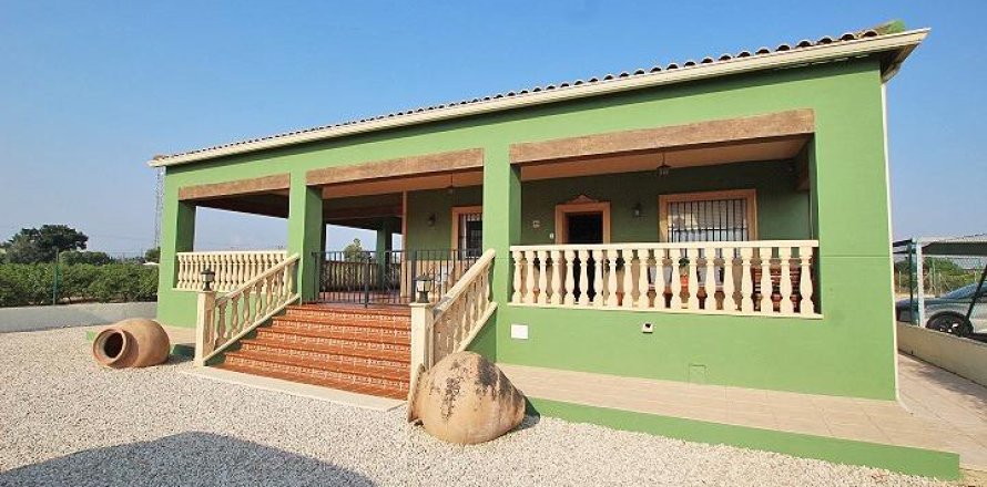 Finka w Daya Nueva, Alicante, Hiszpania 2 sypialnie, 247 mkw. nr 194599