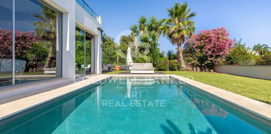 Villa à Marbella, Malaga, Espagne 3 chambres, 419 m2 No. 178904