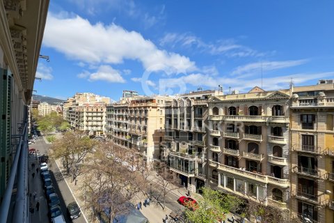 Apartment à vendre à Barcelona, Espagne, 1 chambre, 60 m2 No. 178905 - photo 4