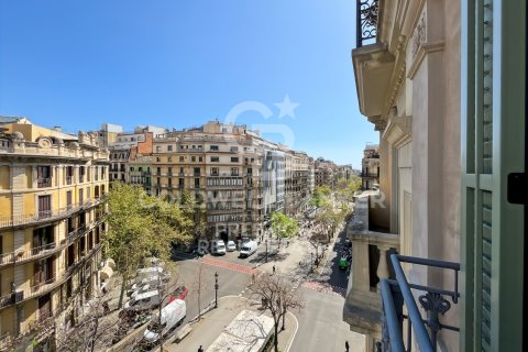 Apartment à vendre à Barcelona, Espagne, 1 chambre, 60 m2 No. 178905 - photo 2