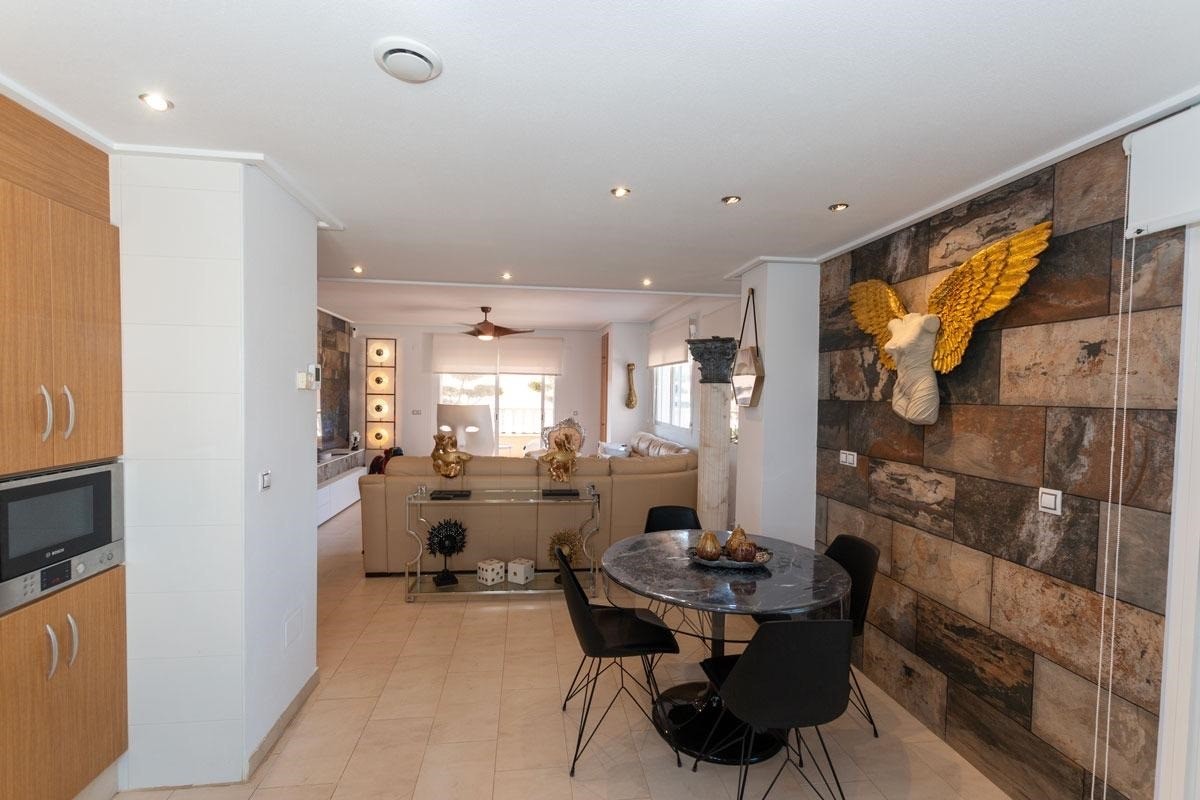 Dzīvoklis Alicante, Spānijā 3 istabas, 110 m2 Nr. 146617