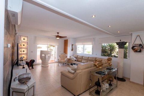 Apartment for sale in Alicante, Spain 3 bedrooms, 110 sq.m. No. 146617 - photo 6