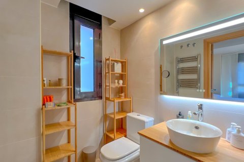 Huoneisto myytävänä Lloret de Mar, Girona, Espanja, 3 makuuhuonetta, 120 m2 No. 139410 - kuva 15