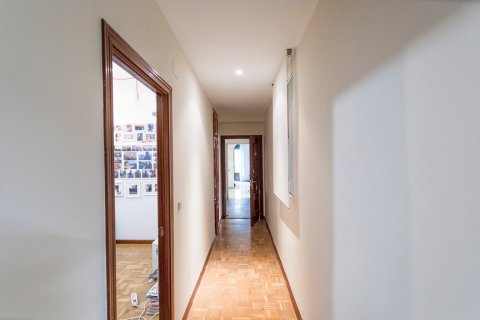 Apartamento en alquiler en Madrid, España 2 dormitorios, 100 m2 No. 168631 - foto 5