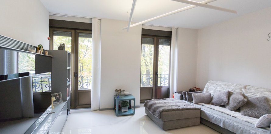 Apartamento en Madrid, España 2 dormitorios, 100 m2 No. 168631