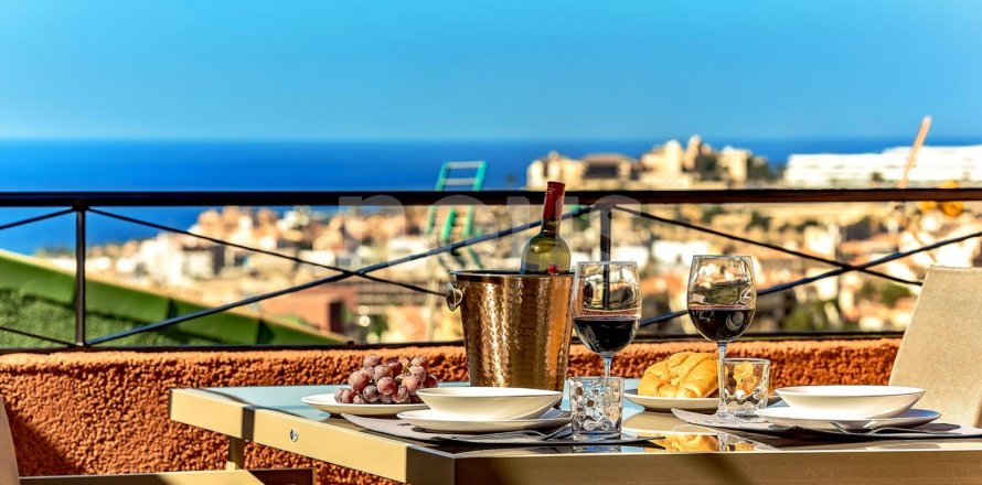 Penthouse in Torviscas, Tenerife, Spain 2 bedrooms, 60 sq.m. No. 151247