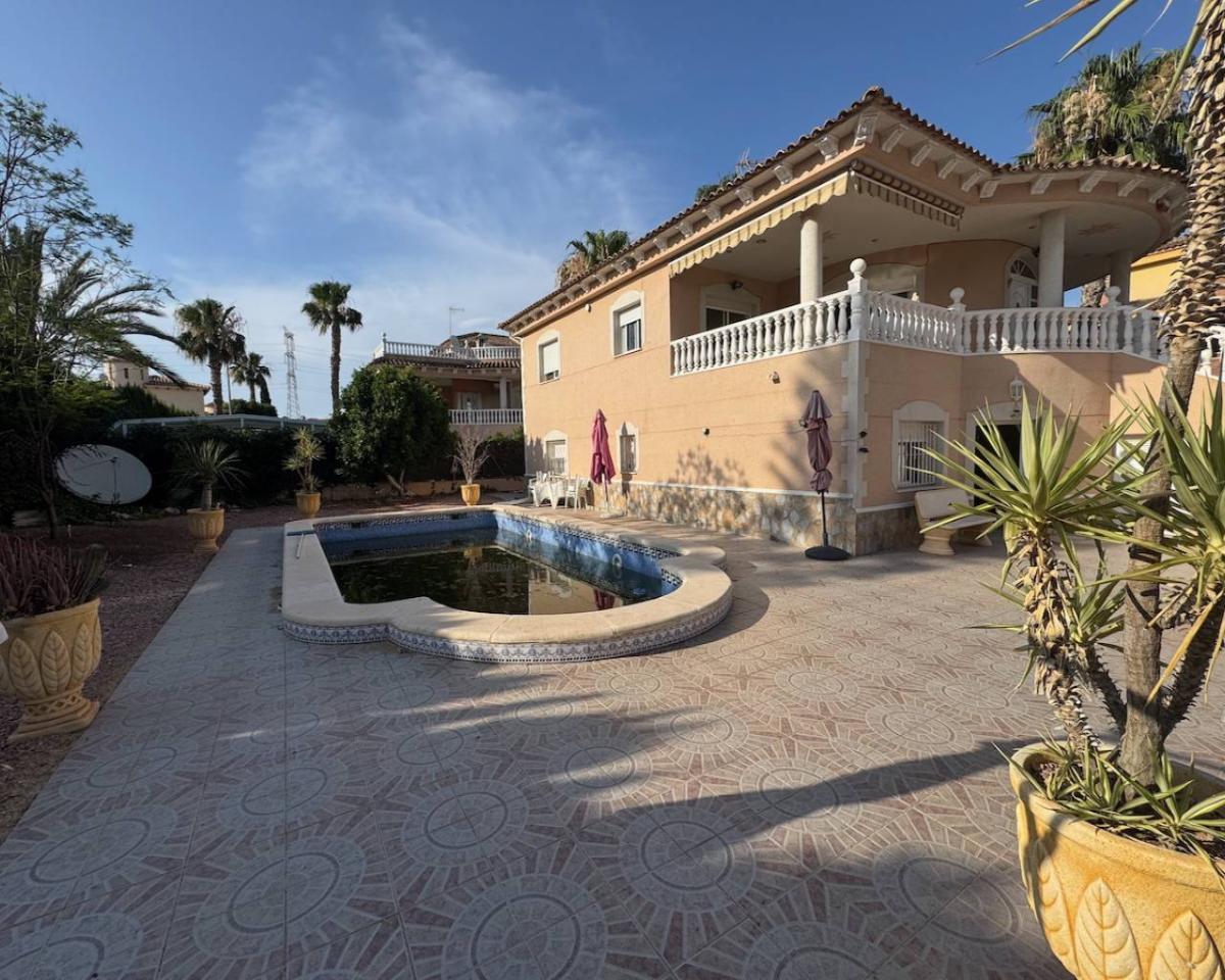 Villa in Benferri, Alicante, Spain 4 bedrooms, 113 sq.m. No. 148898