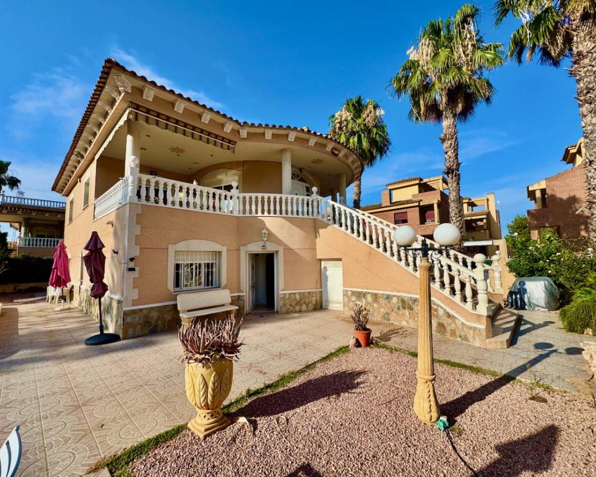 Villa in Benferri, Alicante, Spain 4 bedrooms, 113 sq.m. No. 148898