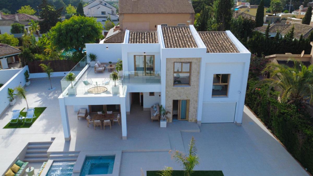 Villa in Alicante, Spanien 4 Schlafzimmer, 227 m2 Nr. 148900