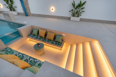 Villa for sale in Alicante, Spain 4 bedrooms, 227 sq.m. No. 148900 - photo 25