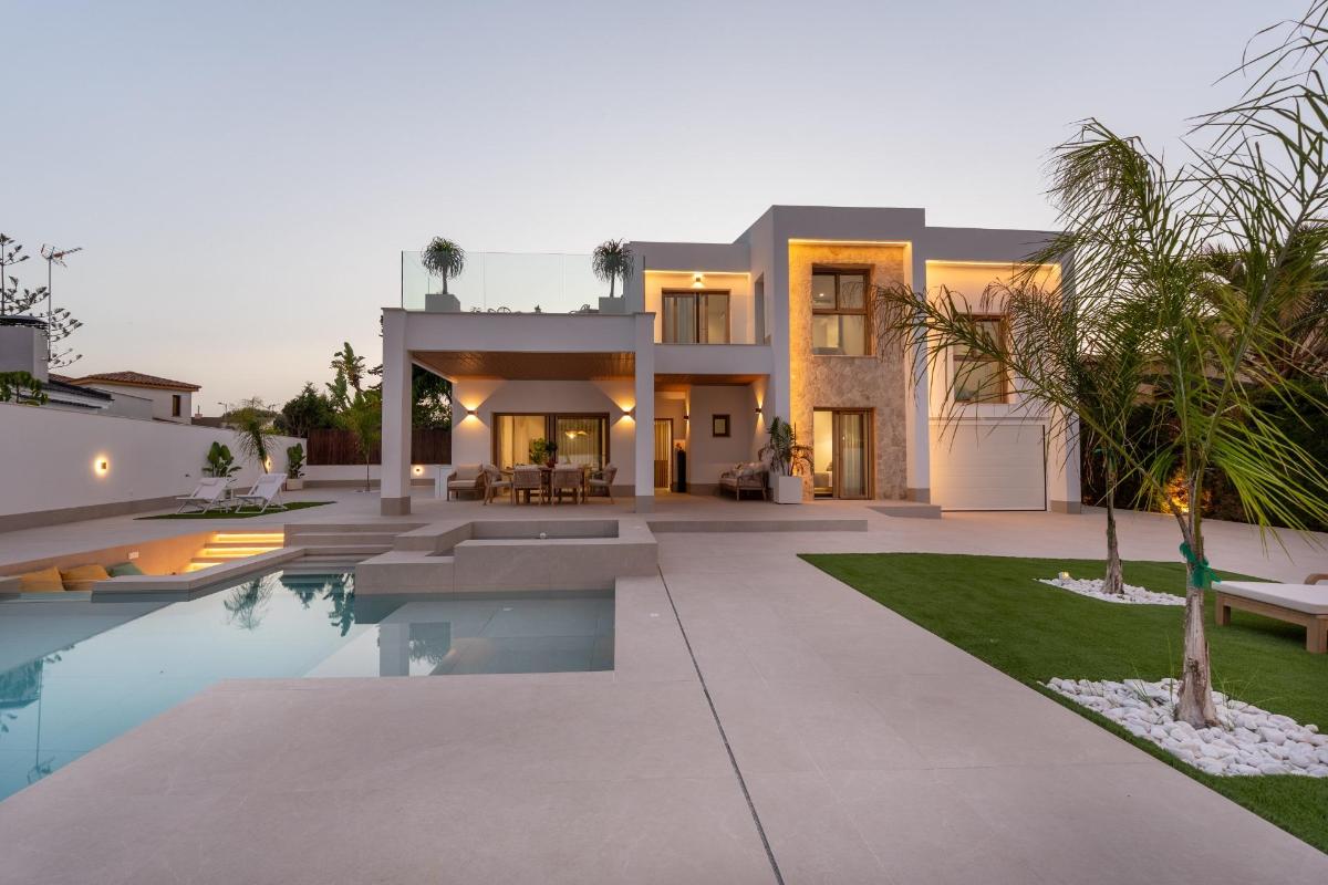 Villa in Alicante, Spanien 4 Schlafzimmer, 227 m2 Nr. 148900