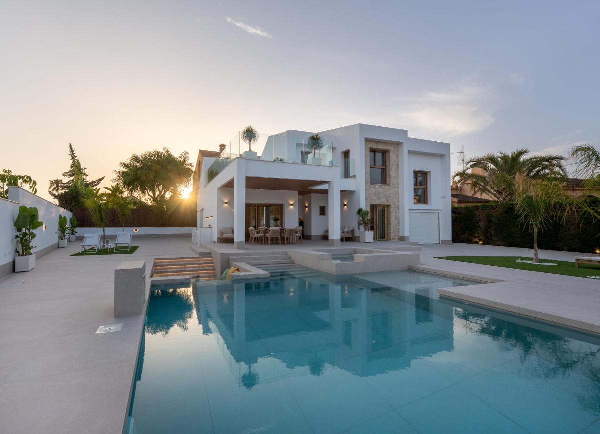 Villa in Alicante, Spanien 4 Schlafzimmer, 227 m2 Nr. 148900