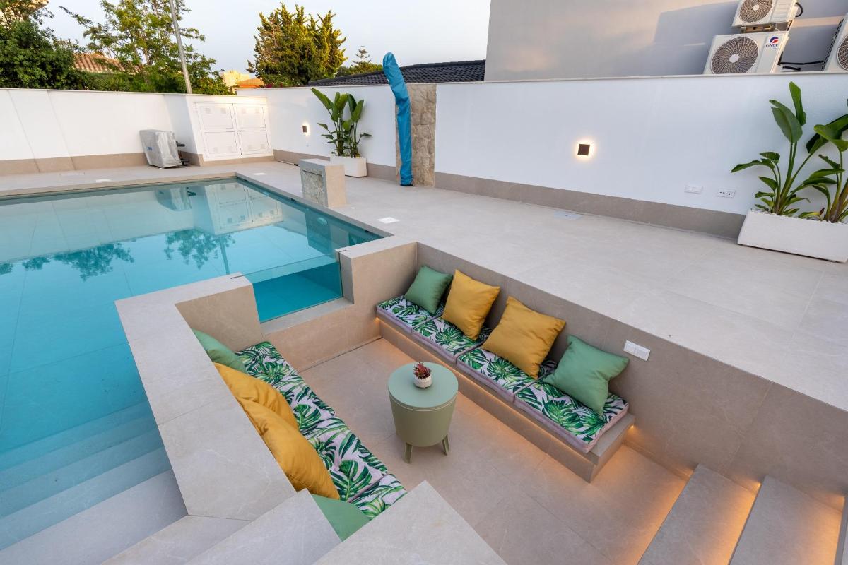 Villa in Alicante, Spanien 4 Schlafzimmer, 227 m2 Nr. 148900