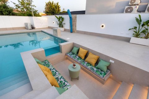 Villa for sale in Alicante, Spain 4 bedrooms, 227 sq.m. No. 148900 - photo 14