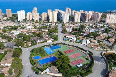 Villa for sale in Alicante, Spain 4 bedrooms, 227 sq.m. No. 148900 - photo 2