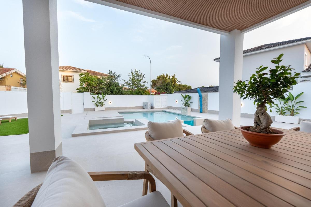 Villa in Alicante, Spanien 4 Schlafzimmer, 227 m2 Nr. 148900