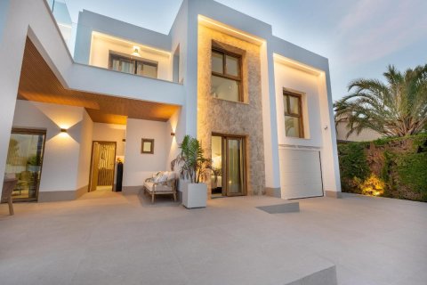 Villa for sale in Alicante, Spain 4 bedrooms, 227 sq.m. No. 148900 - photo 23