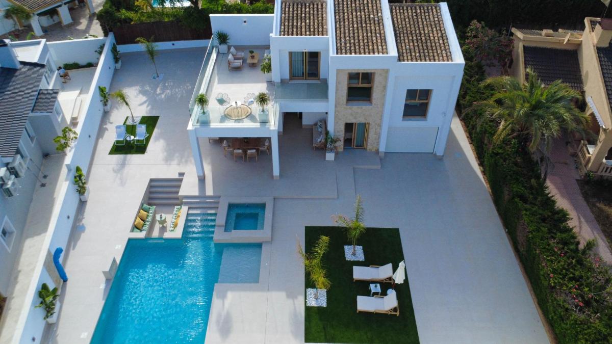 Villa in Alicante, Spanien 4 Schlafzimmer, 227 m2 Nr. 148900