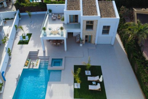 Villa for sale in Alicante, Spain 4 bedrooms, 227 sq.m. No. 148900 - photo 5