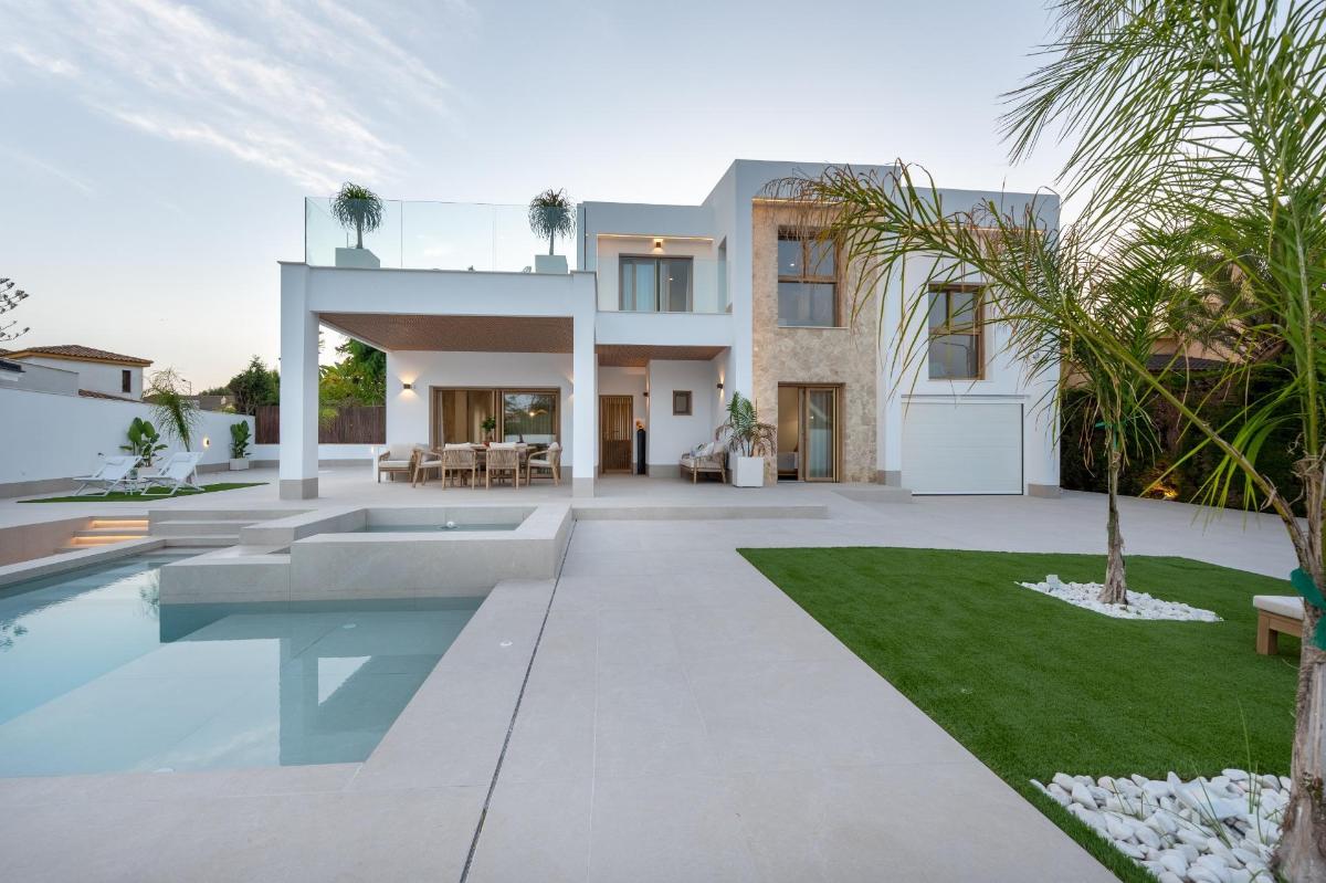 Villa in Alicante, Spanien 4 Schlafzimmer, 227 m2 Nr. 148900