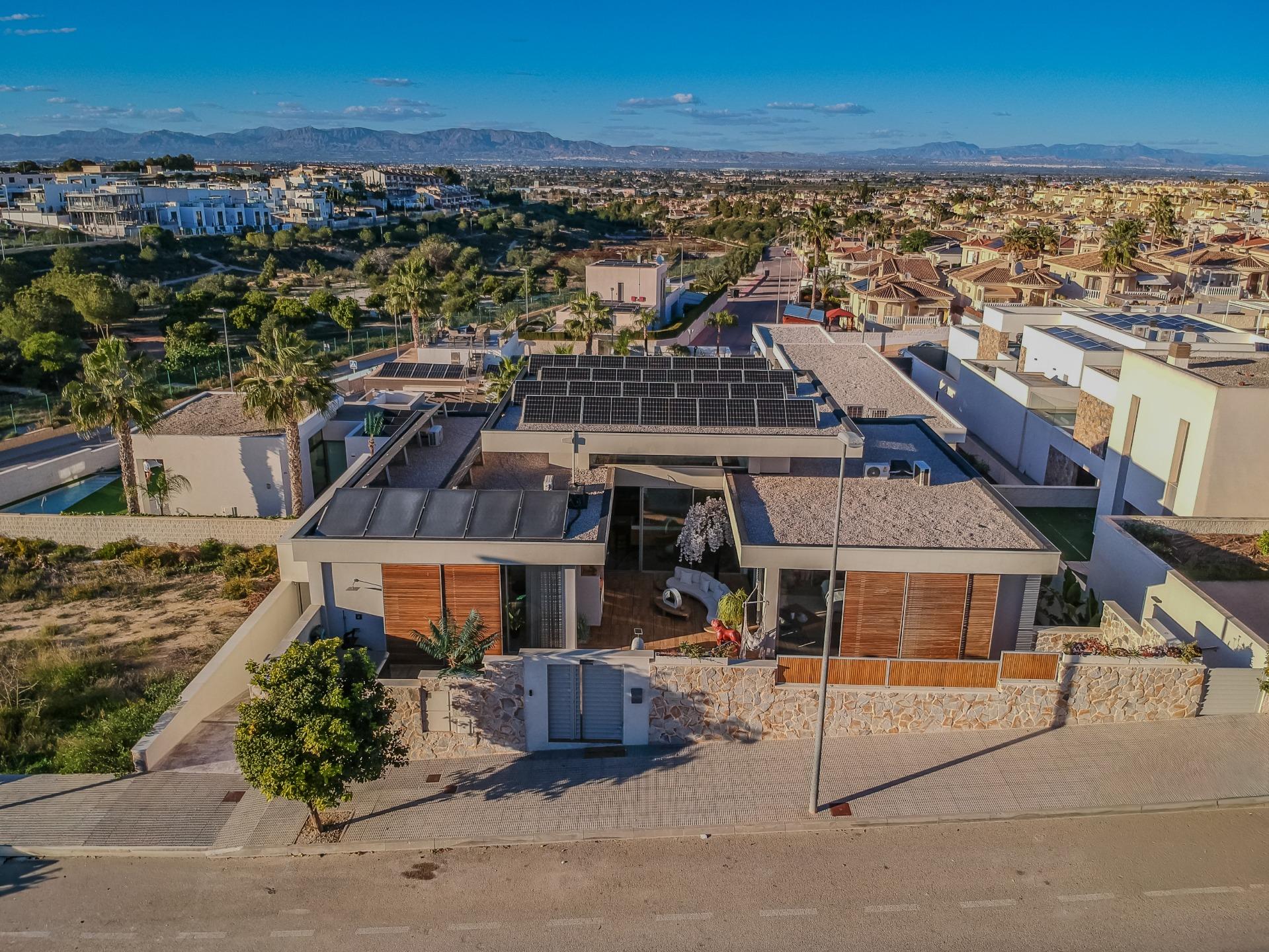 Villa a Benijofar, Alicante, Spagna 4 camere da letto, 544 mq. N° 147360