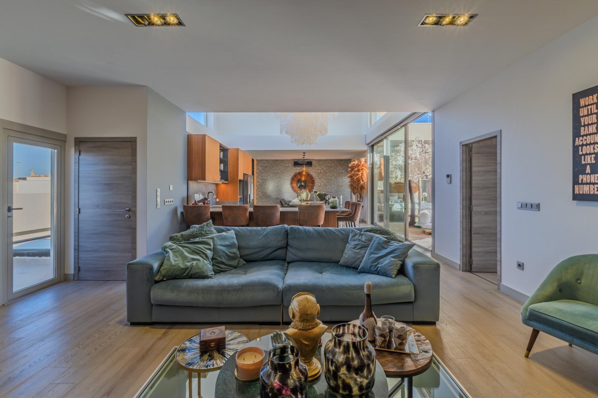 Villa a Benijofar, Alicante, Spagna 4 camere da letto, 544 mq. N° 147360