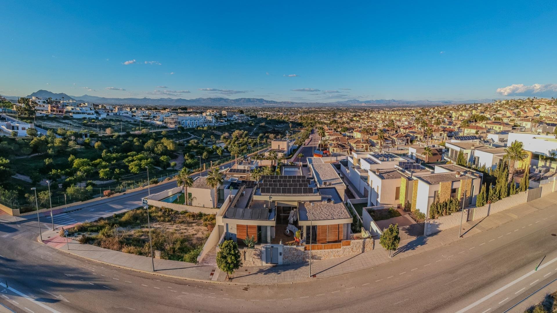 Villa a Benijofar, Alicante, Spagna 4 camere da letto, 544 mq. N° 147360