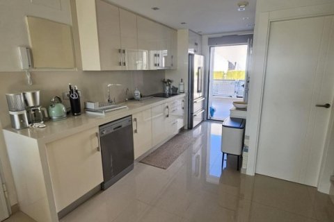 Kaupunkipientalo myytävänä Torrevieja, Alicante, Espanja, 4 makuuhuonetta,  No. 197002 - kuva 6